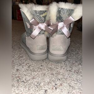 UGG Bailey bow Snake print boots size 10